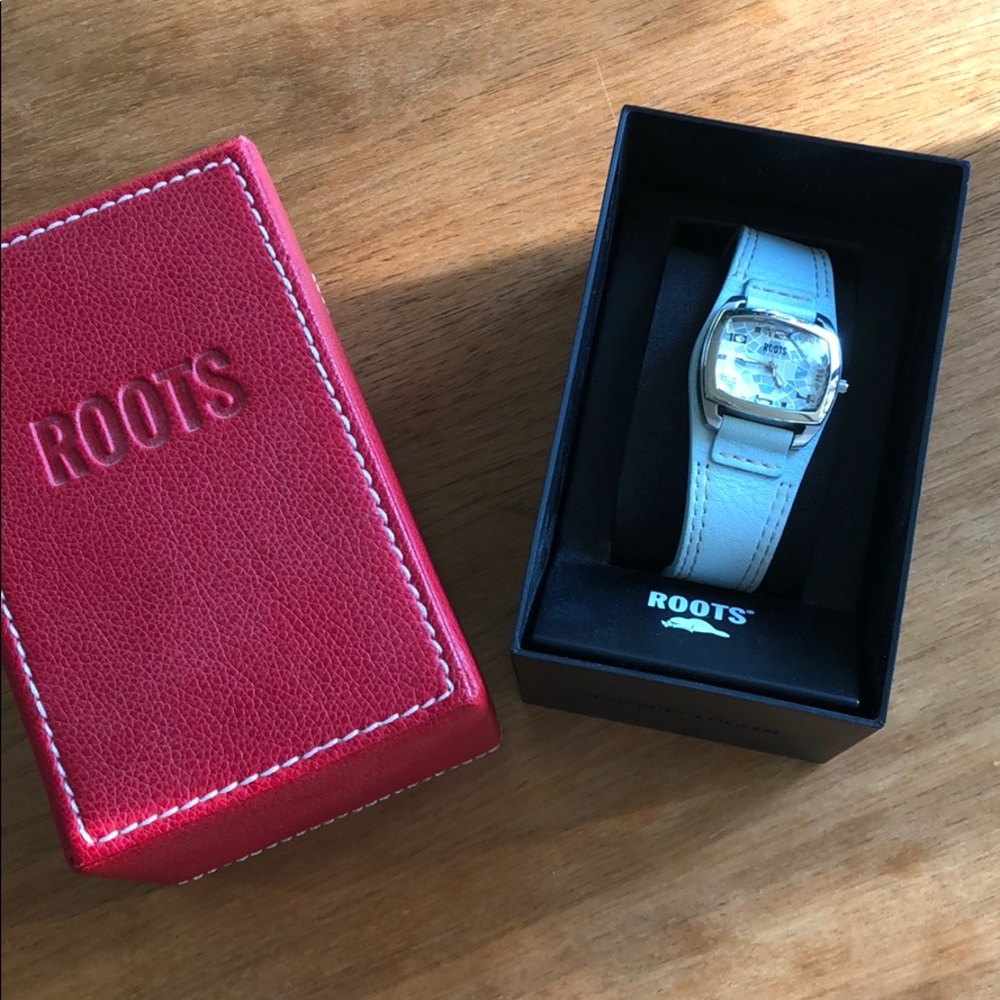 Roots leather kids watch
